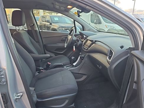 Used 2020 Chevrolet Trax LS image 12