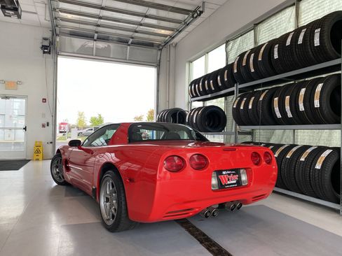 Used 2004 Chevrolet Corvette Z06 w/ Memory Package image 3