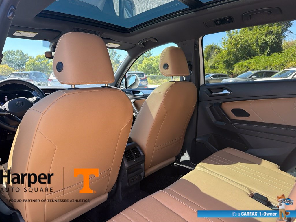 Used 2023 Volkswagen Tiguan SE w/ Panoramic Sunroof Package AWD/4WD image 11