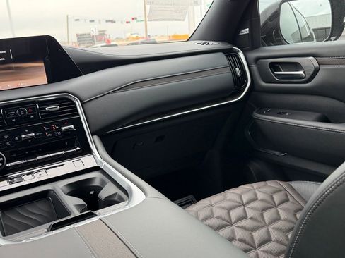 New 2026 Nissan Armada Platinum image 10