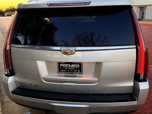 Used 2017 Cadillac Escalade ESV Premium Luxury w/ LPO, Radiant Package image 5