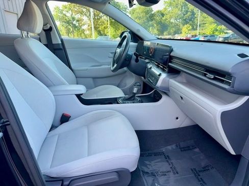 Used 2024 Hyundai Kona SEL FWD image 8