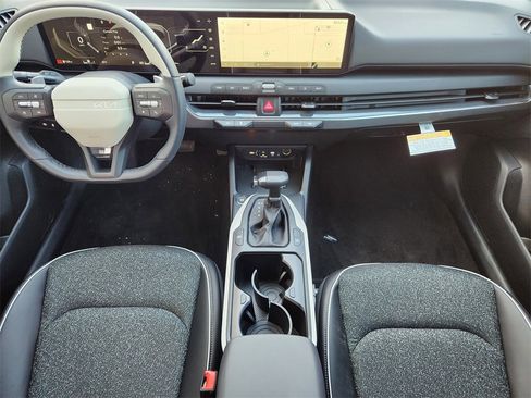New 2025 Kia K4 GT-Line image 18