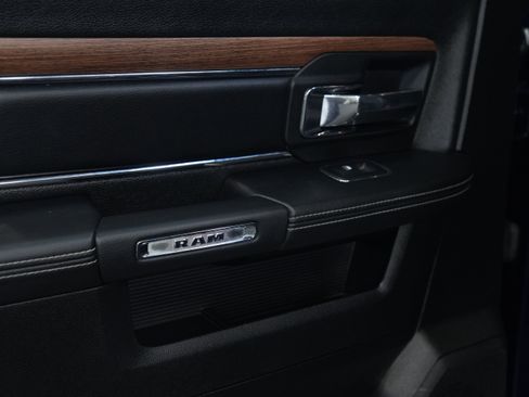 Used 2014 RAM 1500 Laramie w/ Trailer Tow Group image 27