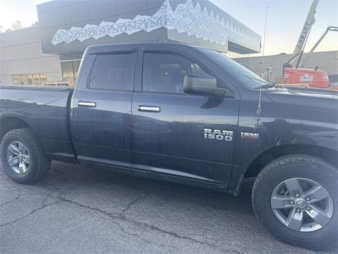 Used 2014 RAM 1500 Classic SLT image 2