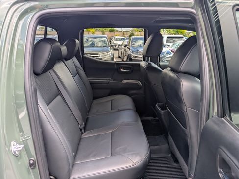 Used 2021 Toyota Tacoma Limited AWD/4WD image 12