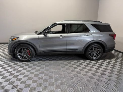 Used 2025 Ford Explorer ST w/ Sun And Sound Package AWD/4WD image 6