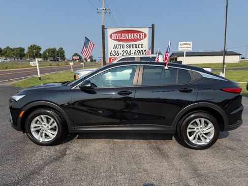 Used 2025 Buick Envista Preferred FWD image 1