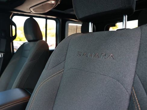Used 2024 Jeep Wrangler Unlimited Sahara w/ Safety Group AWD/4WD image 20