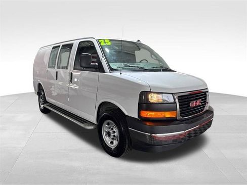 Used 2025 GMC Savana 2500 w/ Driver Convenience Package RWD image 3