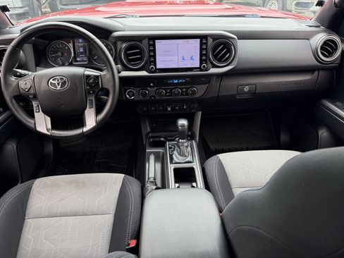 Used 2021 Toyota Tacoma TRD Sport w/ Technology Package AWD/4WD image 13