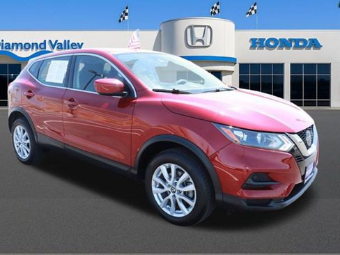 Used 2020 Nissan Rogue Sport S w/ Appearance Package FWD image 1