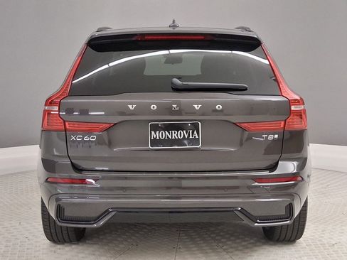 Used 2025 Volvo XC60 T8 Ultra w/ Protection Package Premier AWD/4WD image 8