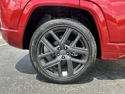 Used 2024 Jeep Compass Limited w/ High Altitude Package image 37