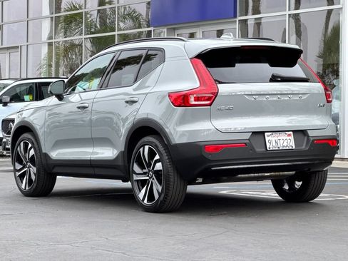 Certified 2024 Volvo XC40 B5 Ultimate w/ Protection Package Premier AWD/4WD image 3