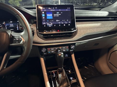 Used 2023 Jeep Compass Latitude w/ Convenience Group image 33