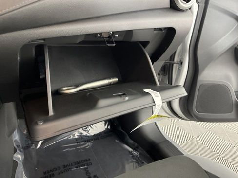 Used 2025 Nissan Versa S w/ Trunk Package FWD image 31