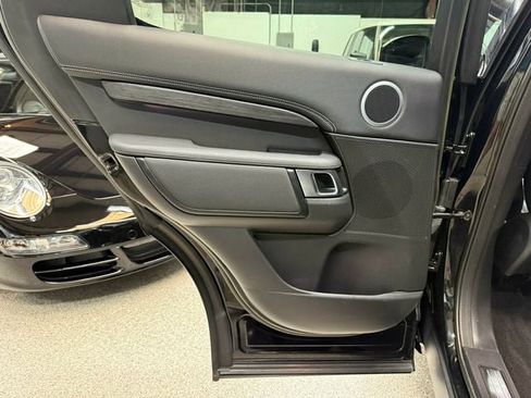 Used 2023 Land Rover Discovery Metropolitan Edition AWD/4WD image 19