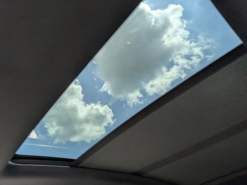 Certified 2025 Porsche Macan Electric image 20