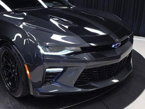 Used 2018 Chevrolet Camaro SS RWD image 50