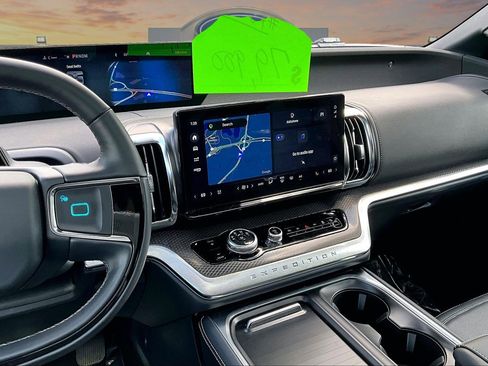 Certified 2025 Ford Expedition Platinum w/ Stealth Performance Package AWD/4WD image 6