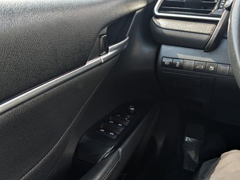 Used 2018 Toyota Camry XSE FWD image 22