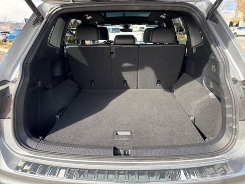 Certified 2022 Volkswagen Tiguan SE R-Line image 26