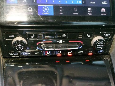 Used 2021 Jeep Grand Cherokee L Limited AWD/4WD image 28