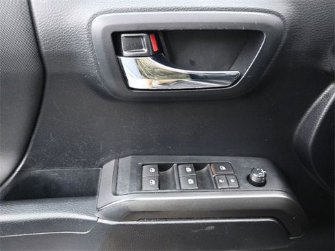 Used 2019 Toyota Tacoma TRD Off-Road image 26