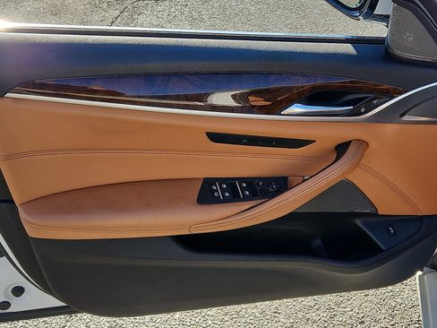 Used 2017 BMW 530i xDrive image 13