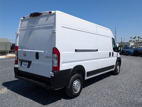 Used 2025 RAM ProMaster 2500 w/ Convenience Group image 5