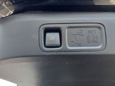 Used 2023 Ford Expedition Limited AWD/4WD image 13