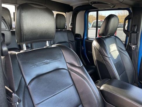 Used 2022 Jeep Gladiator Sport image 36