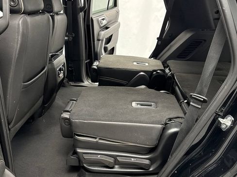 Used 2023 Chevrolet Tahoe Premier AWD/4WD image 37
