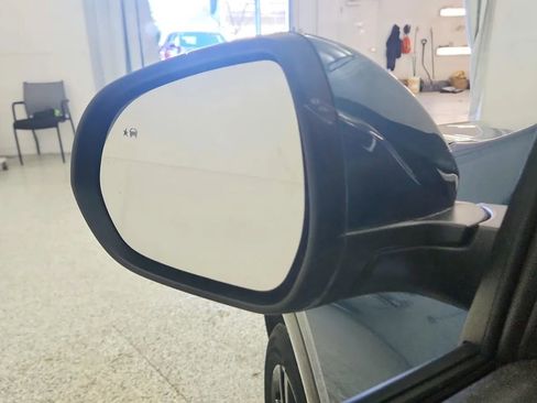 Used 2024 Buick Encore GX Sport Touring image 24