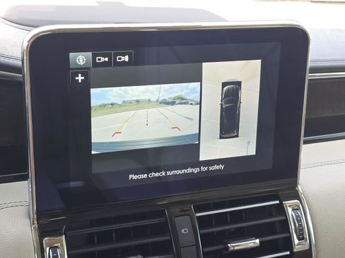 Used 2018 Lincoln Navigator L Select w/ Technology Package RWD image 29