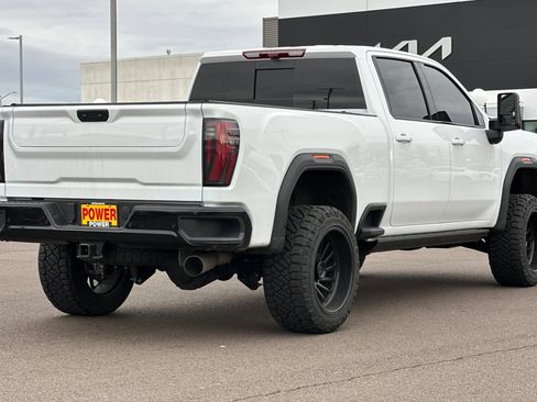 Used 2026 GMC Sierra 2500 AT4X image 4