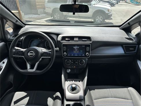 Used 2025 Nissan Leaf S FWD image 17
