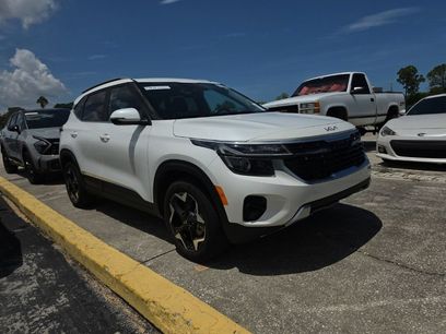 Certified 2025 Kia Seltos EX w/ EX Sunroof Package