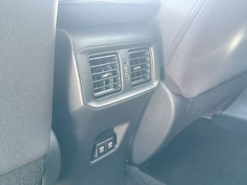 Used 2019 Toyota RAV4 XLE w/ Convenience Package FWD image 33
