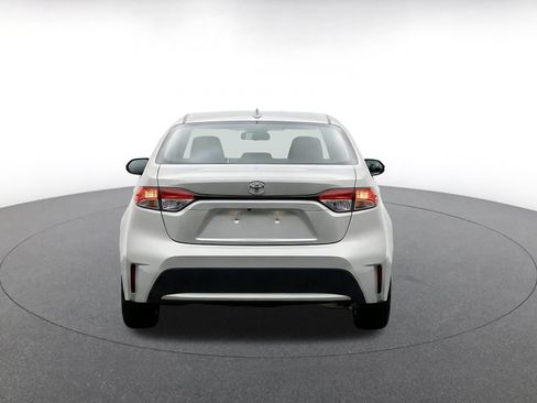 Used 2025 Toyota Corolla LE FWD image 8