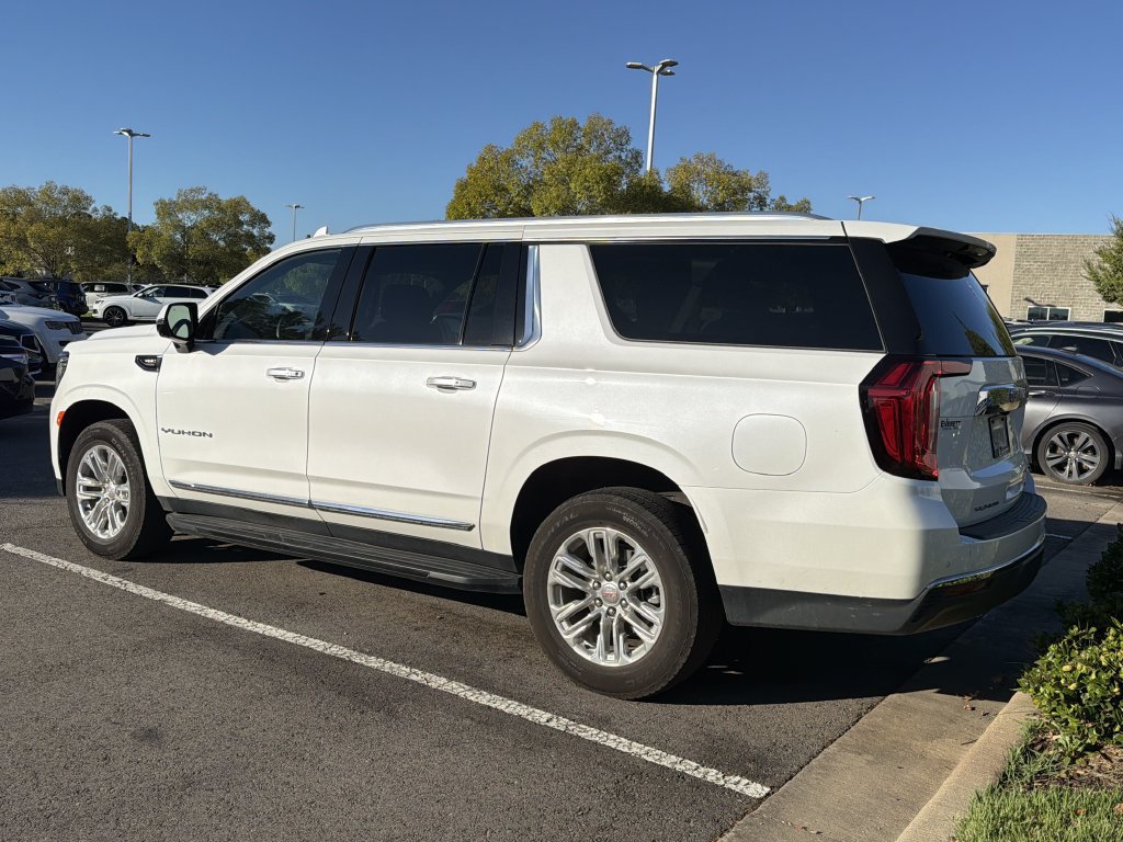 Used 2024 GMC Yukon XL SLT w/ SLT Premium Package AWD/4WD image 6