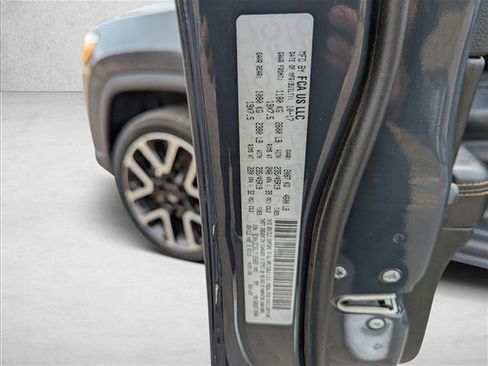 Used 2018 Jeep Compass Limited w/ Navigation Group image 24