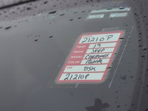 Used 2019 Jeep Cherokee Limited w/ Luxury Group AWD/4WD image 41