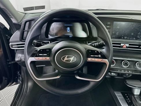 Certified 2026 Hyundai Elantra SE w/ Cargo Package FWD image 14