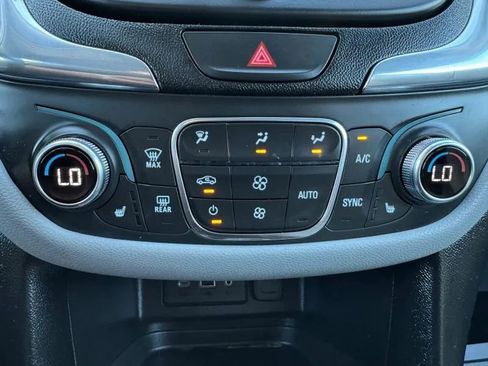 Used 2020 Chevrolet Equinox LT w/ Driver Convenience Package image 35