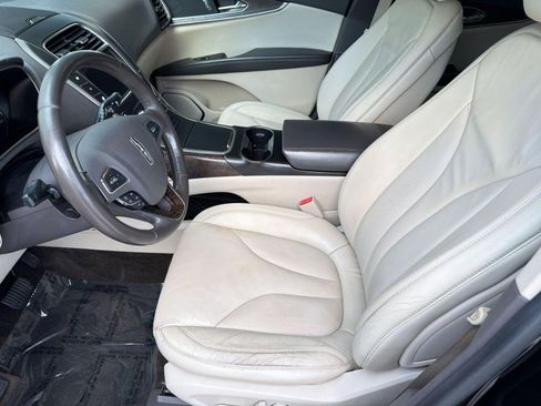 Used 2016 Lincoln MKX Select w/ Select Plus Package FWD image 5