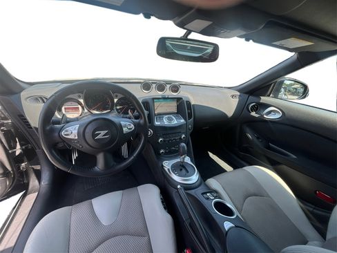 Used 2011 Nissan 370Z Touring w/ Sport Pkg image 20