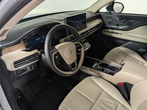 Used 2025 Lincoln Corsair Reserve w/ Towing Package FWD image 22
