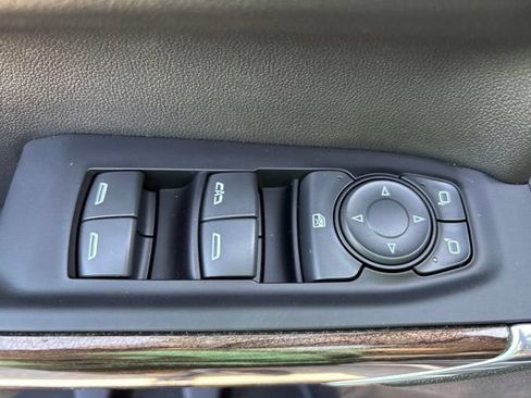 Used 2021 Chevrolet Silverado 1500 RST AWD/4WD image 12